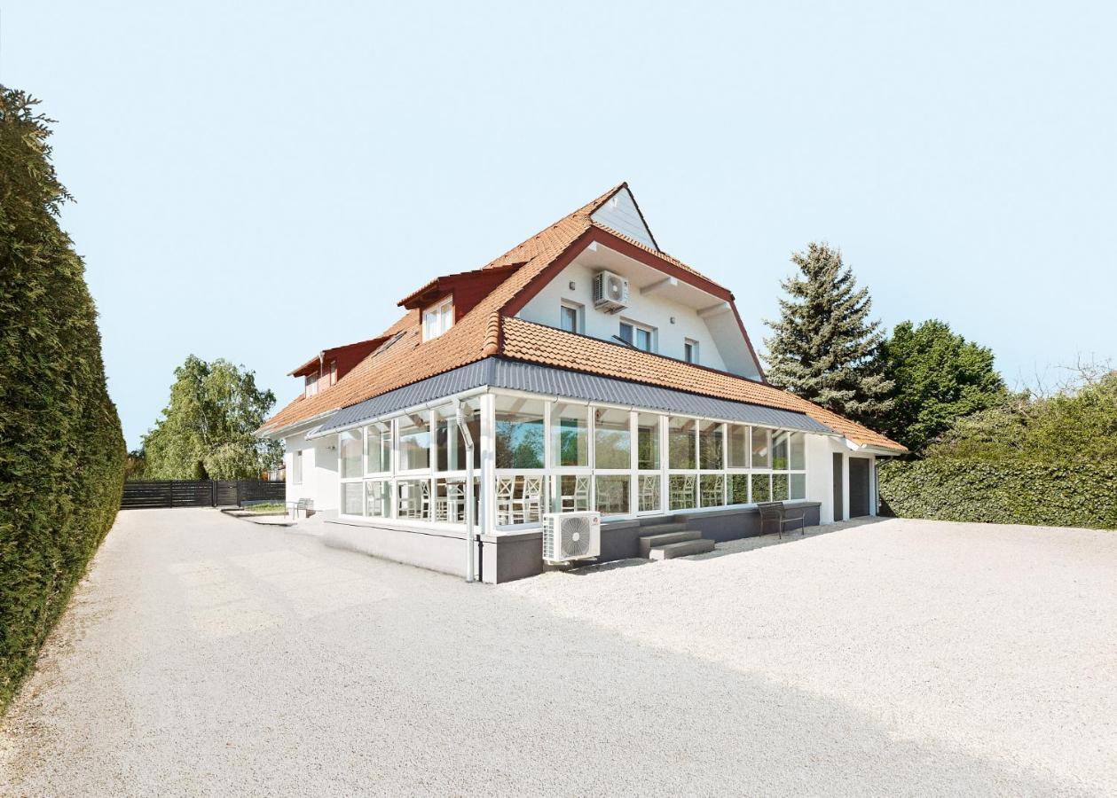 Lorelei Pension Adults Only Gyenesdiás Екстериор снимка