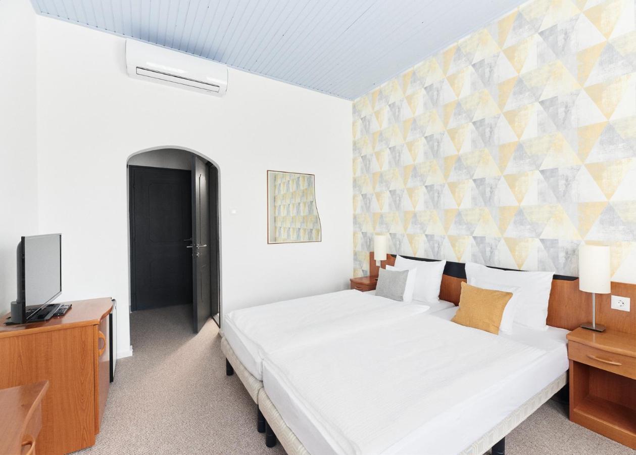 Lorelei Pension Adults Only Gyenesdiás Екстериор снимка