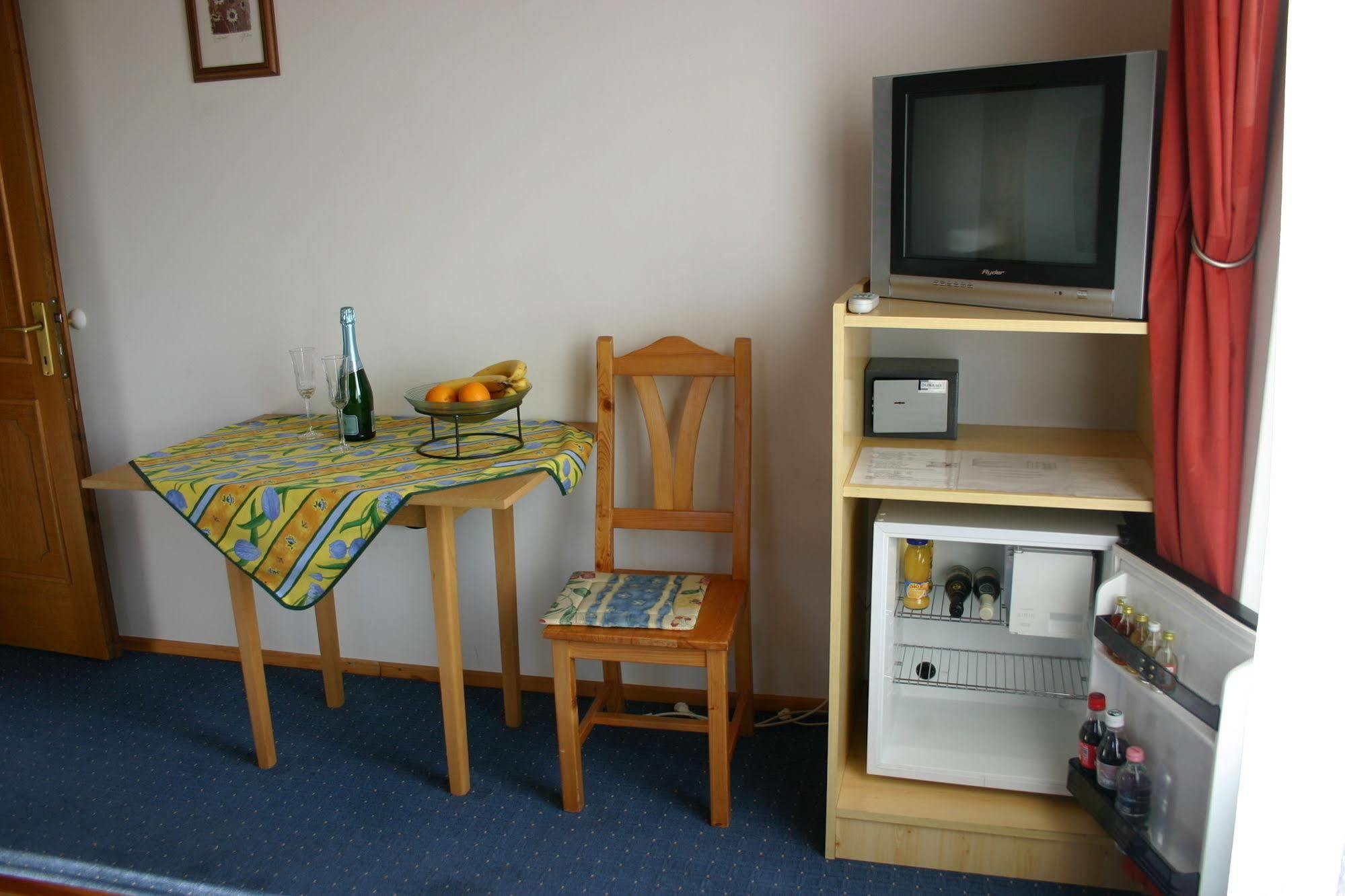 Lorelei Pension Adults Only Gyenesdiás Екстериор снимка