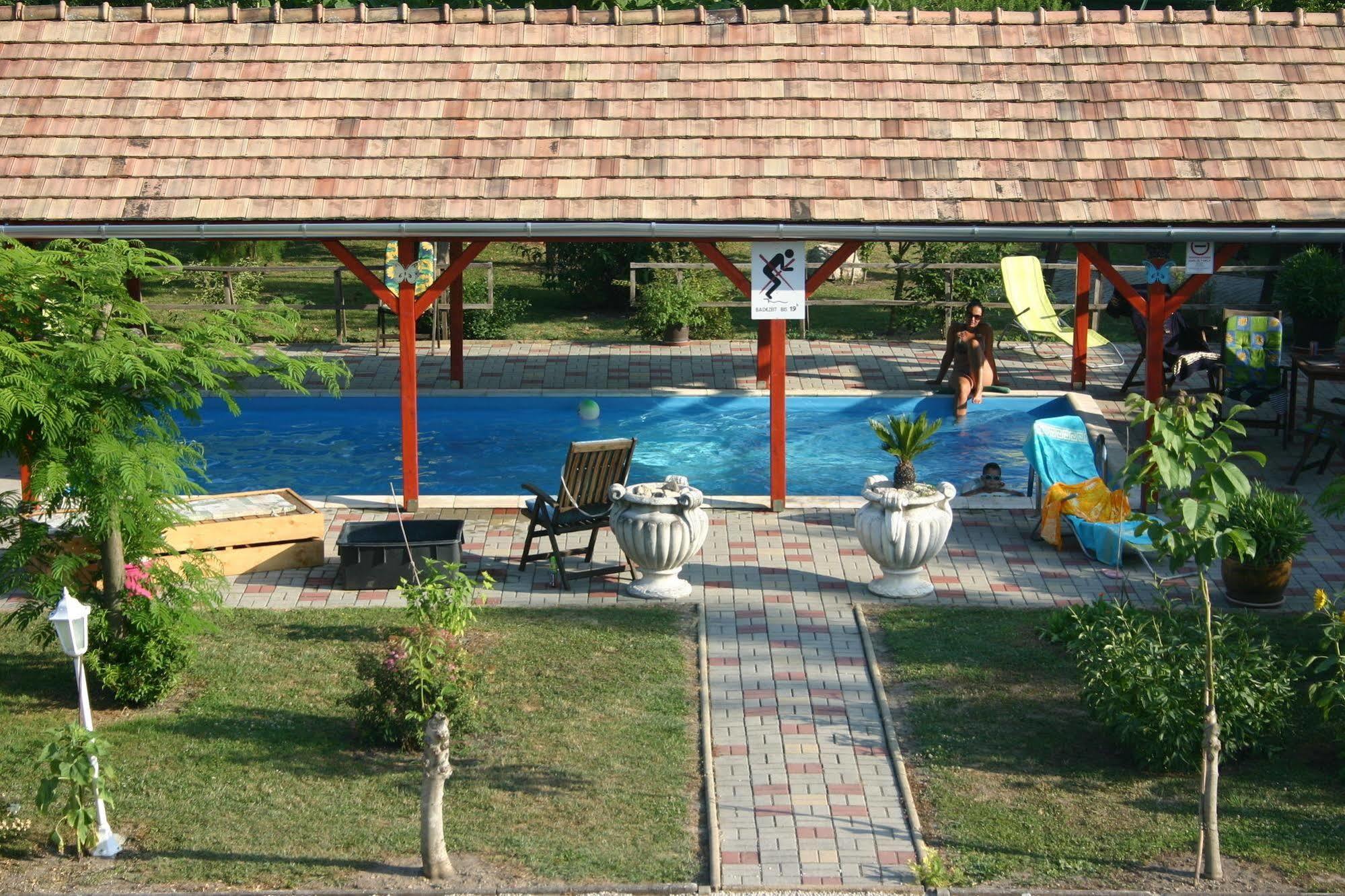 Lorelei Pension Adults Only Gyenesdiás Екстериор снимка